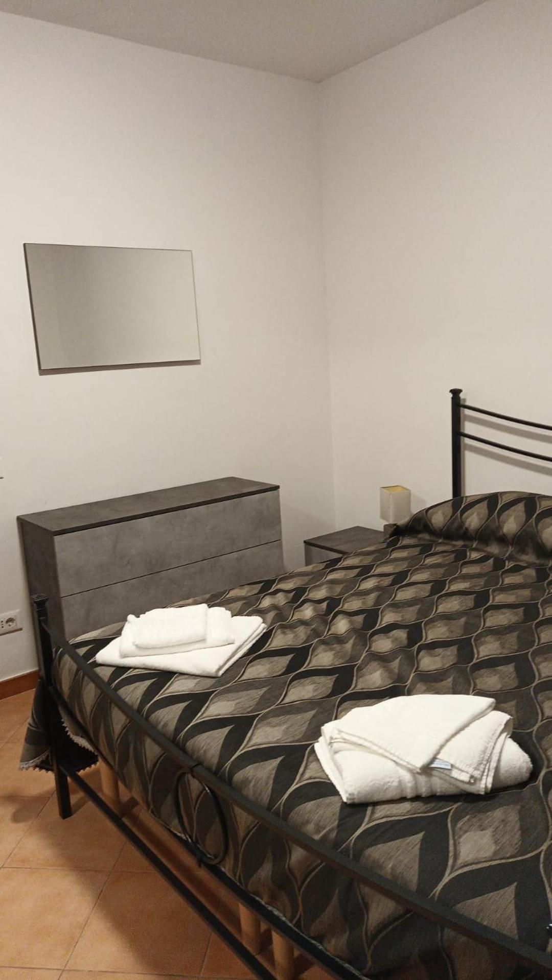 Casa N 2 Con Parcheggio Privato E Colonnina Ricarica Apartment Livorno Bagian luar foto