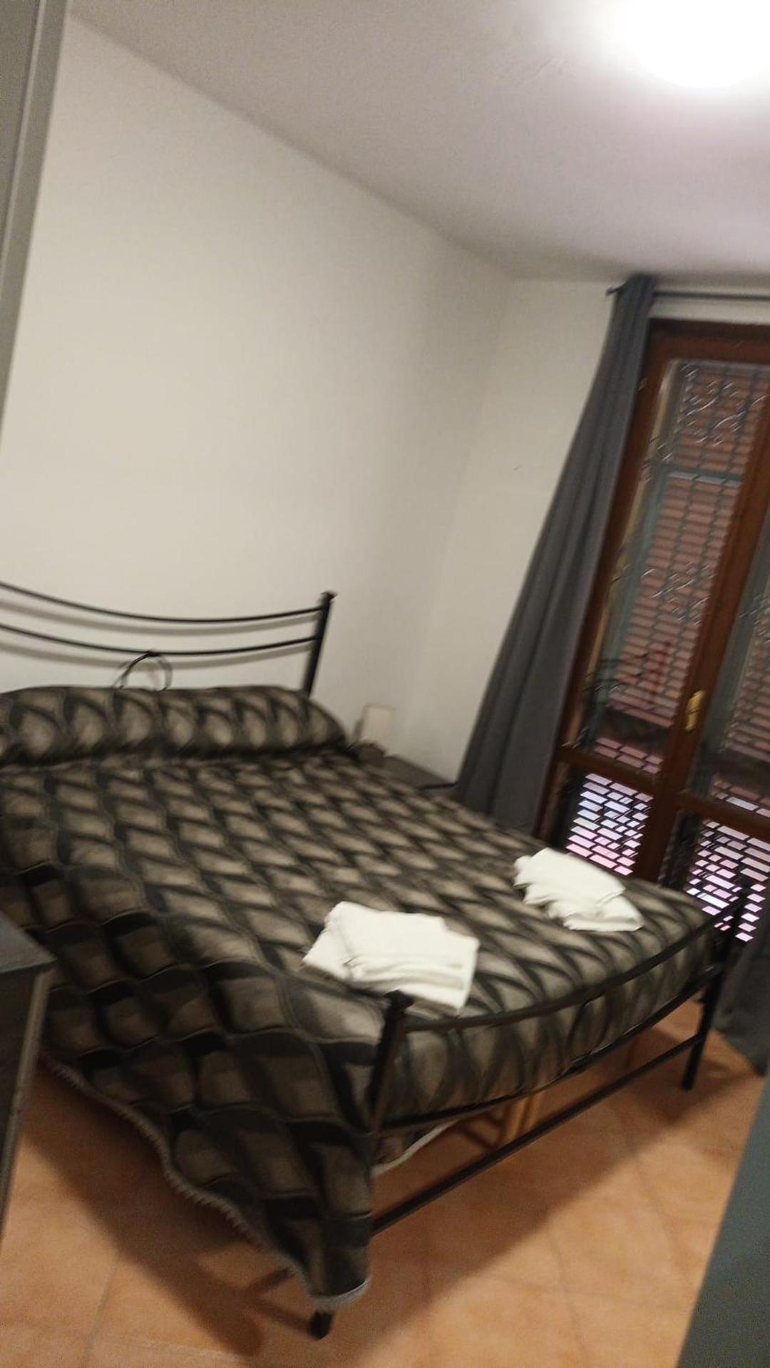 Casa N 2 Con Parcheggio Privato E Colonnina Ricarica Apartment Livorno Bagian luar foto